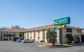 Quality Inn & Suites West Bend Wi